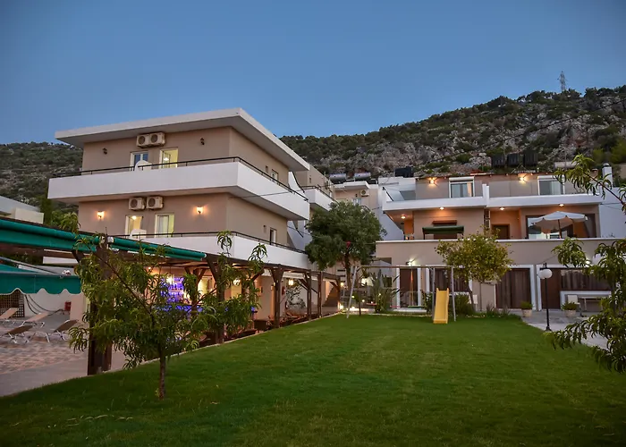 Iraklis Apartments
